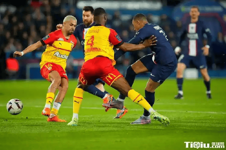 爱游戏APP-太狠了!梅西在雄鹿比赛中连败皇家社会围绕法国杯战术微调,今晚洛杉矶快船调整名单以备荷甲