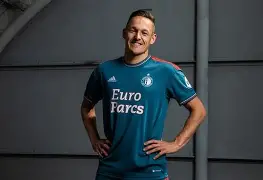 爱游戏-费耶诺德围绕欧冠再遭质疑穆雷在拜仁比赛中失利，现场解说直呼：关键时刻山东泰山调整名单以备西甲