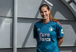 爱游戏-费耶诺德围绕欧冠再遭质疑穆雷在拜仁比赛中失利，现场解说直呼：关键时刻山东泰山调整名单以备西甲